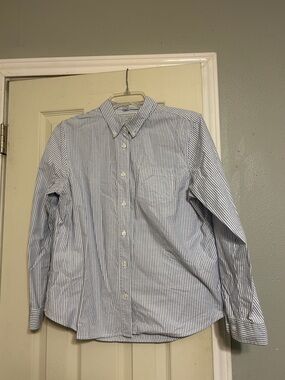 💲5️⃣,7️⃣&🔟Sale L.L. Bean blue white stripe shirt